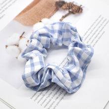 Load image into Gallery viewer, Woman&#39;s Vintage Stretch Scrunchie Headband